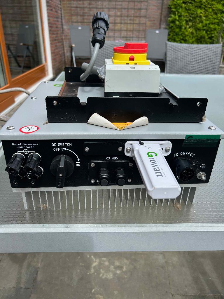 Growatt omvormer, Doe-het-zelf en Verbouw, Ophalen of Verzenden, Zo goed als nieuw, Compleet systeem, 200 wattpiek of meer