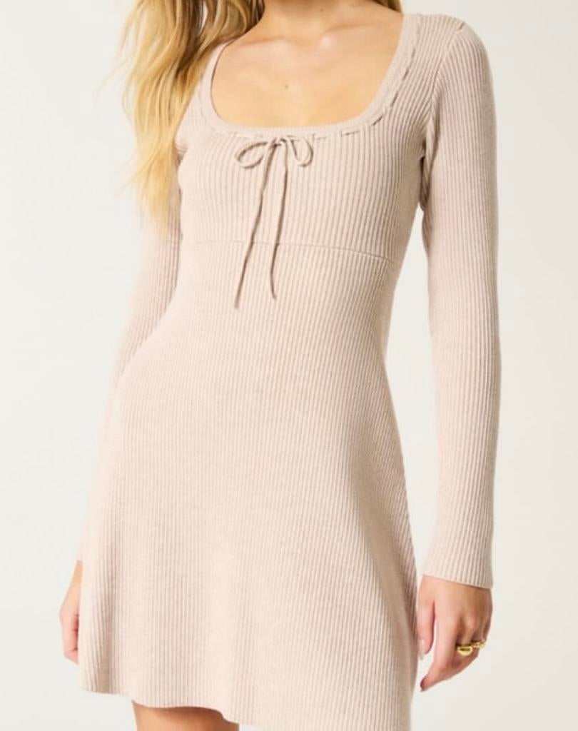 Hollister Petite ribgebreide mini jurk - Beige, Kleding | Dames, Jurken, Beige, Nieuw, Ophalen of Verzenden, Maat 36 (S)