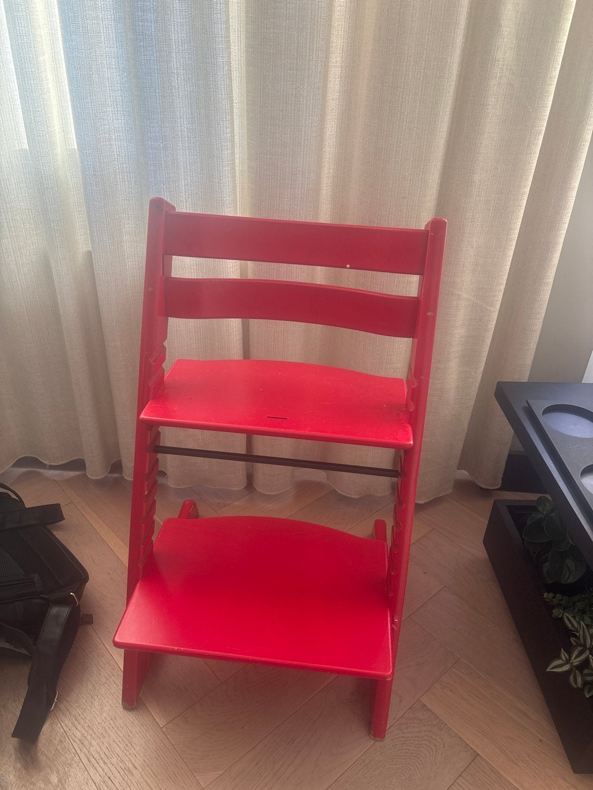 Rode Kinderstoel van het merk Stokke - Meegroeistoel, Ophalen, Gebruikt, Meegroeistoel, Aanschuifbaar