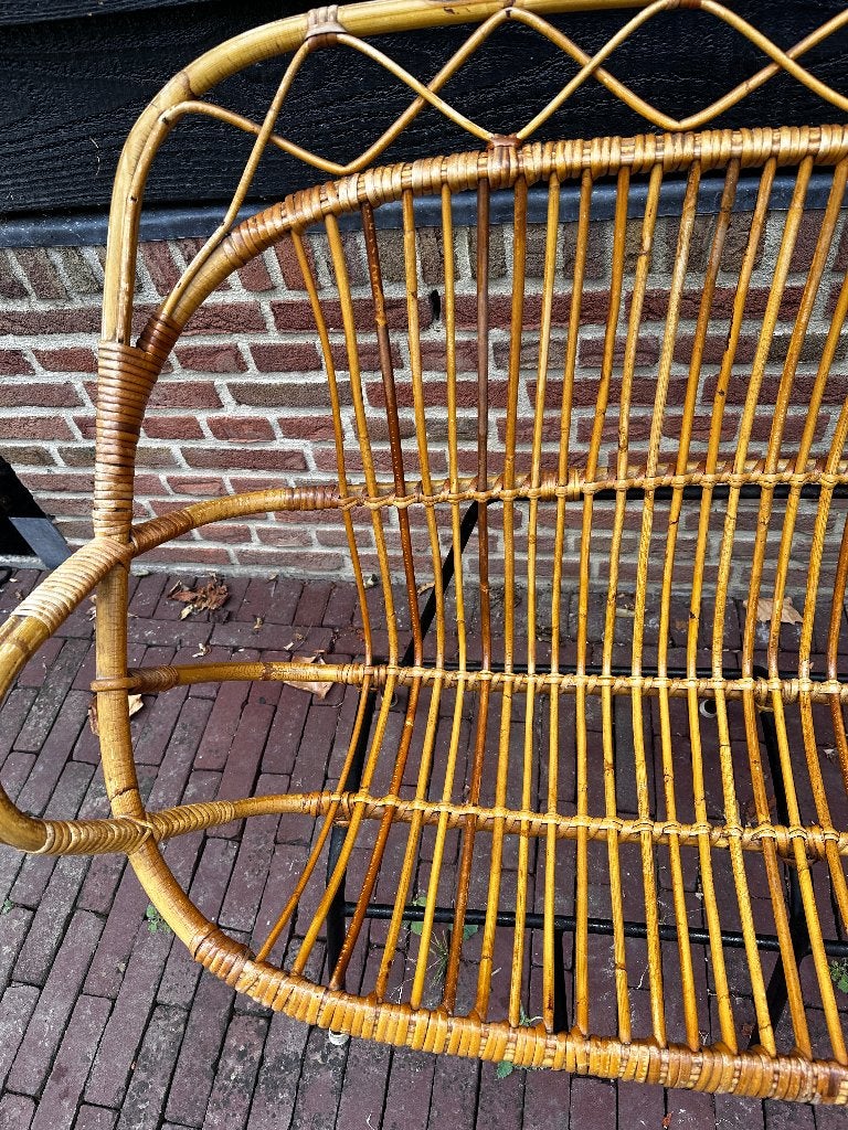 Rohe rotan bankje, Ophalen