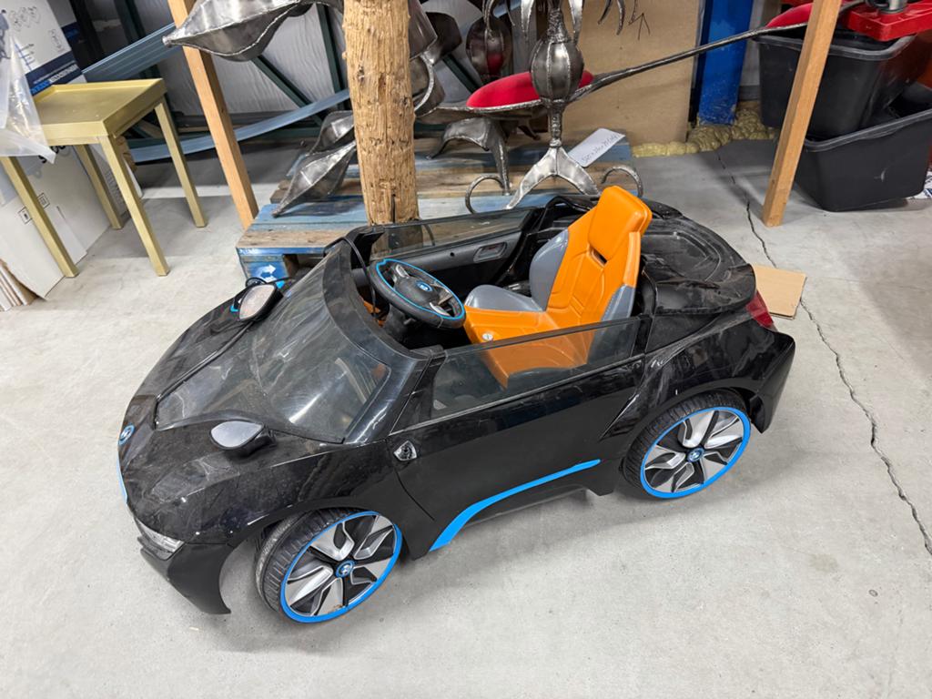 Elektrische kinderauto BMW i8, ORGINEEL, Ophalen, Gebruikt, Loopvoertuig