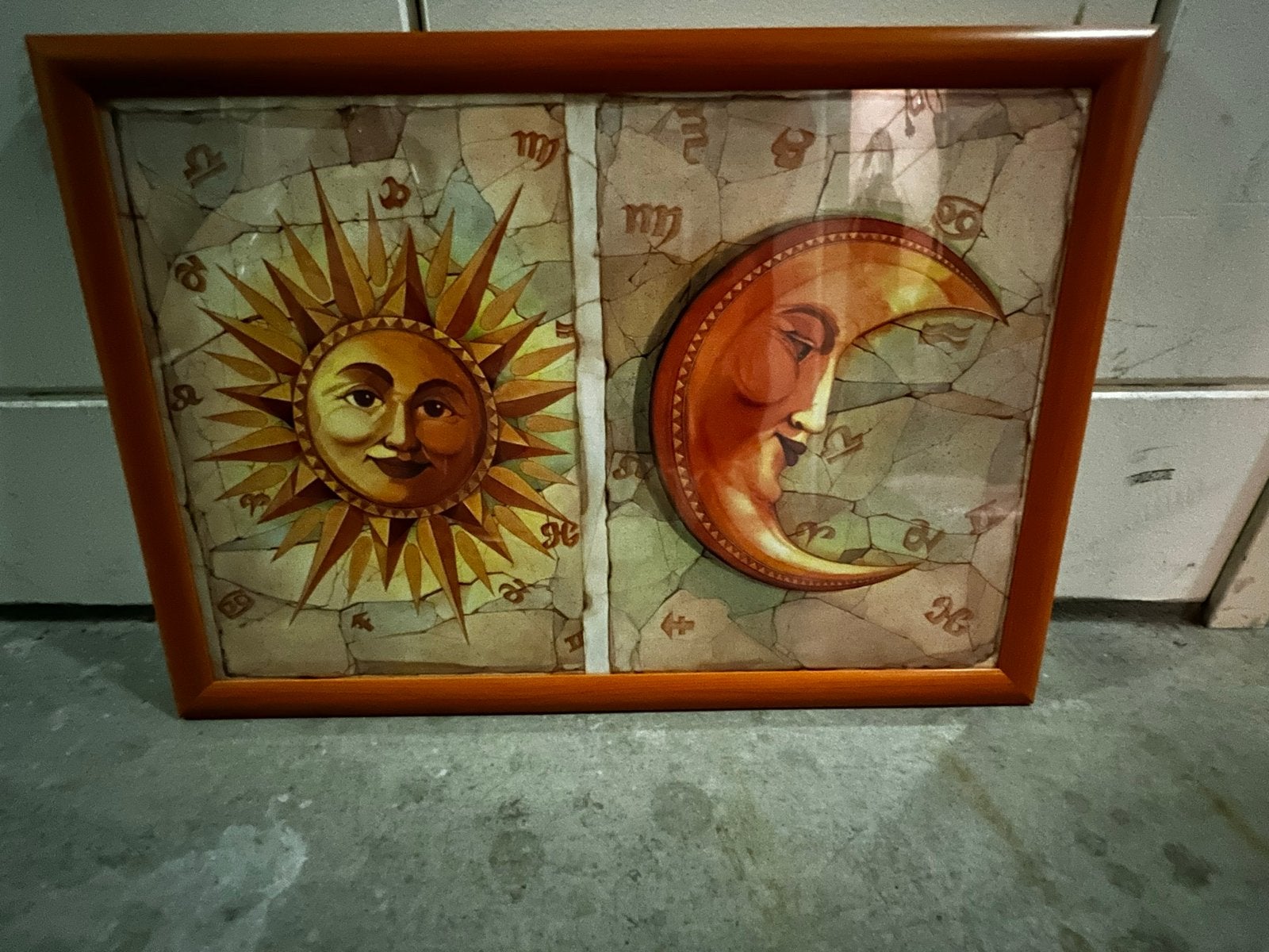 Zon en Maan Kunstwerk in Houten Lijst, Ophalen, Zo goed als nieuw, Schilderij, 5 – 50