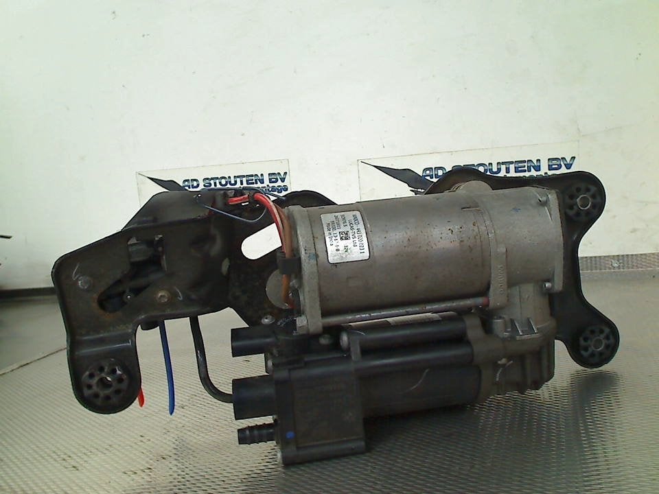 Compressor LUCHTVERING COMPRESSORPOMP X6 (F16) 2017, Gebruikt, Petuelring 130, München 80809, , Duitsland, BMW, Bayerische Motoren Werke AG