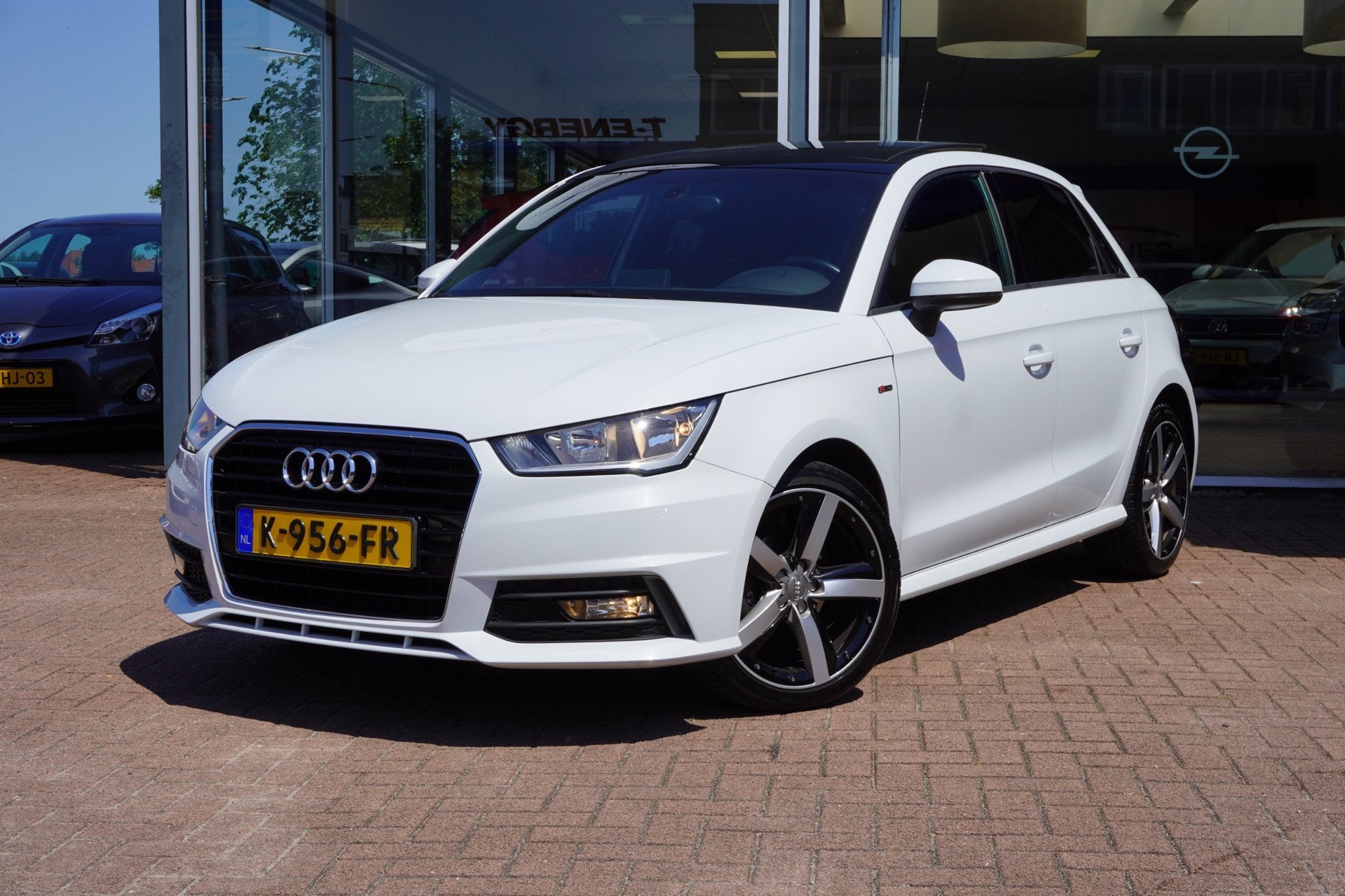 Audi A1 Sportback 1.0 TFSI Sport Pro Line S / Sline | Panoda, Stof, 95 pk, 4 stoelen, Bedrijf