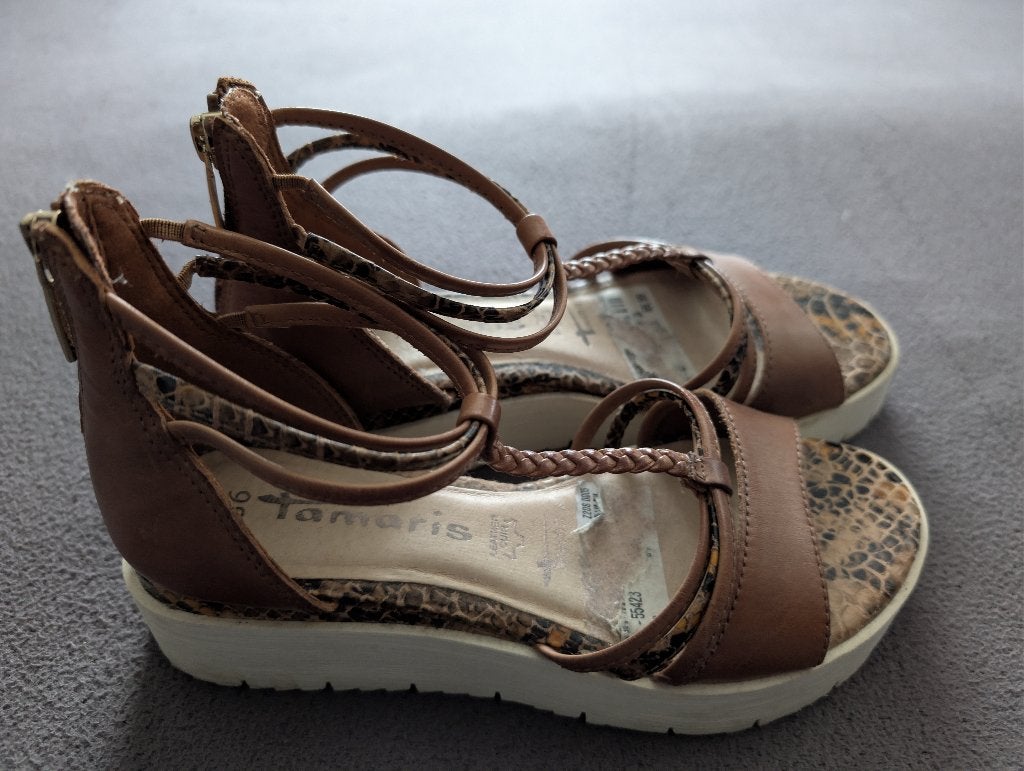 Sandalen Tamaris maat 36, Tamaris, Beige, Zo goed als nieuw, Sandalen of Muiltjes