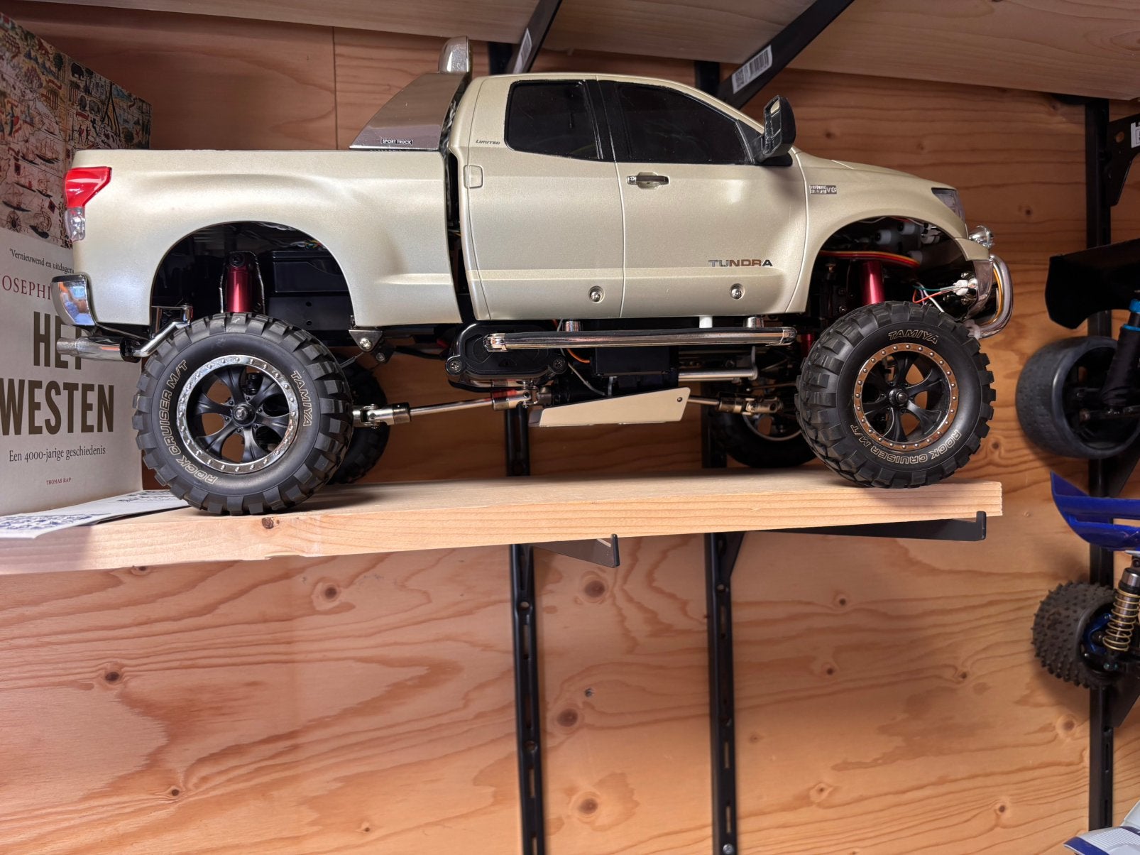 Tamiya Toyota Tundra High-Lift met MFC-02 module, Auto offroad, Nieuw, Schaal 1:10, RTR (Ready to Run)