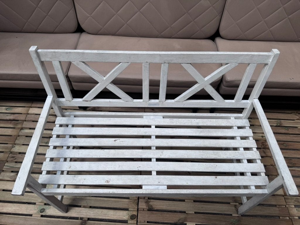 Witte houten tuinbank 2-zits – stevig en sfeervol, Tuin en Terras, Ophalen, Gebruikt, Hout, Info@budgetbike.nl