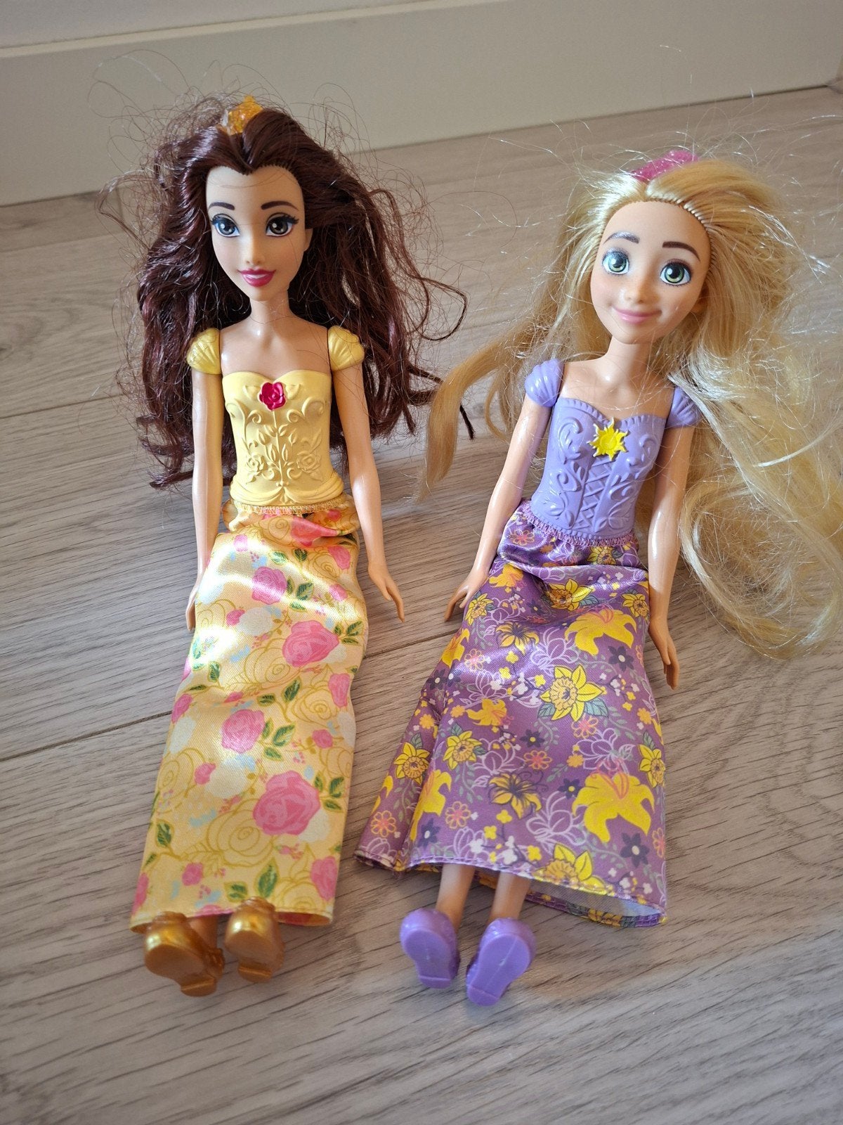 Disney barbie poppen: Belle en Rapunzel, Ophalen of Verzenden, Zo goed als nieuw, Barbie