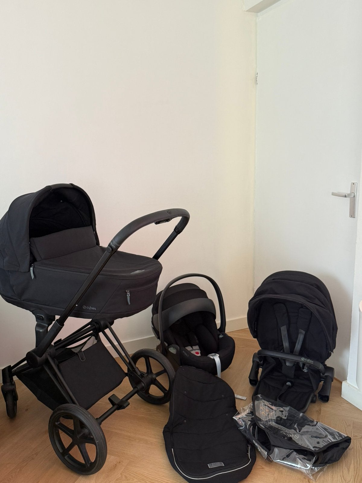 Cybex Priam 4 zwart - compleet pakket – 3-in-1 kinderwagen, Kinderen en Baby's, Ophalen of Verzenden, Zo goed als nieuw, Overige merken