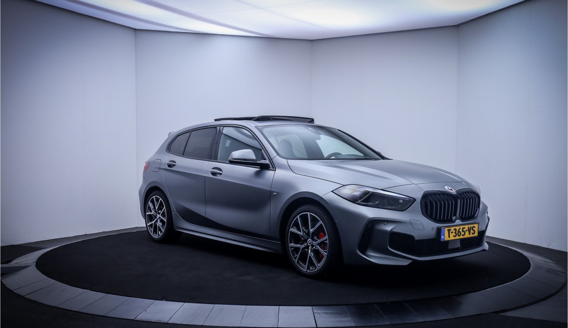 BMW 1-serie 128ti M-SPORT ORG NL! PANO | HARMAN KARDON | MEM, Auto's, Gebruikt, 4 cilinders, Alcantara, Origineel Nederlands
