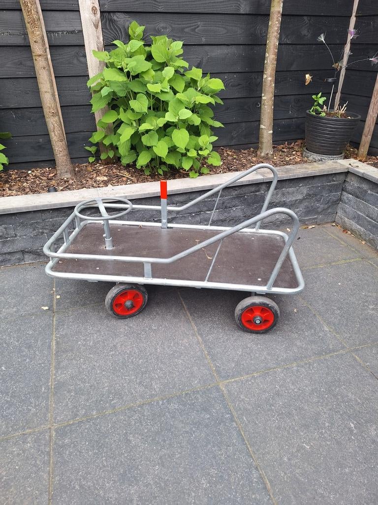 Schoolplein kar, Ophalen, Gebruikt