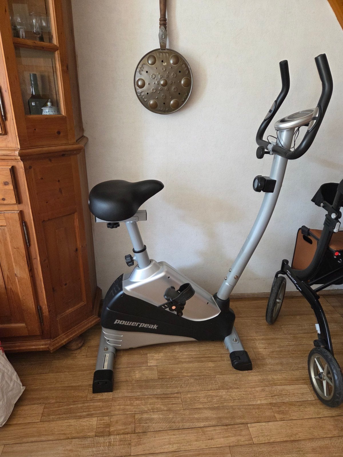 Powerpeak Hometrainer - Ideaal voor thuisworkouts, Ophalen, Gebruikt, Hometrainer