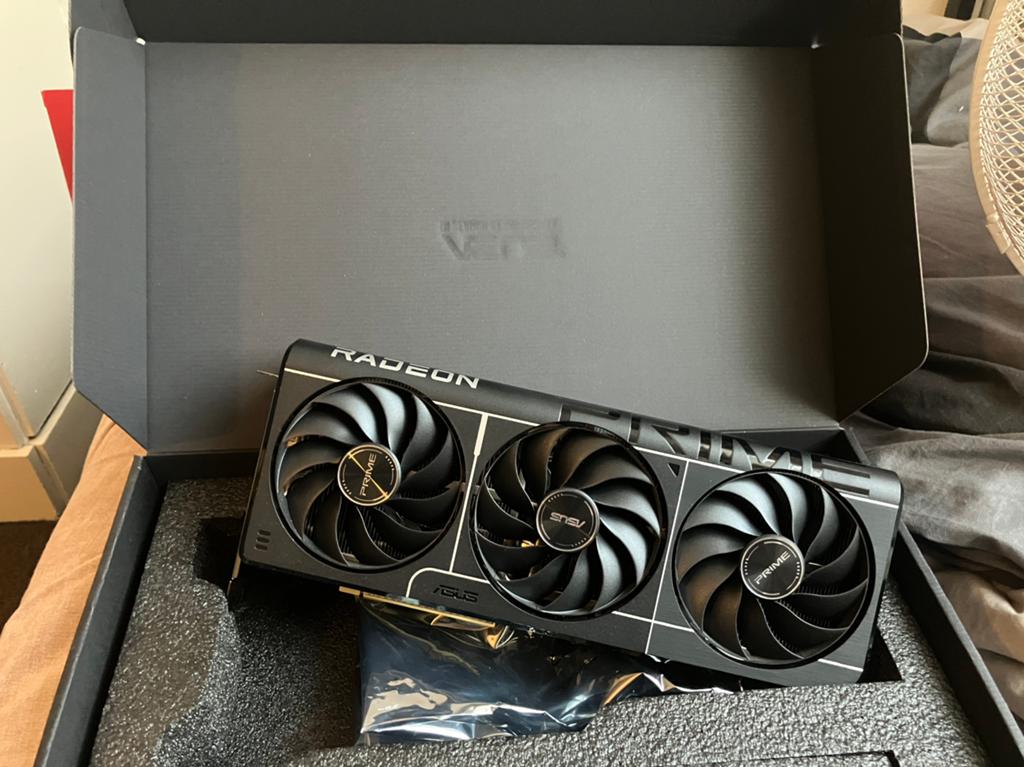 AMD RX 9060XT 16GB, Ophalen, Zo goed als nieuw, GDDR6, PCI-Express 4