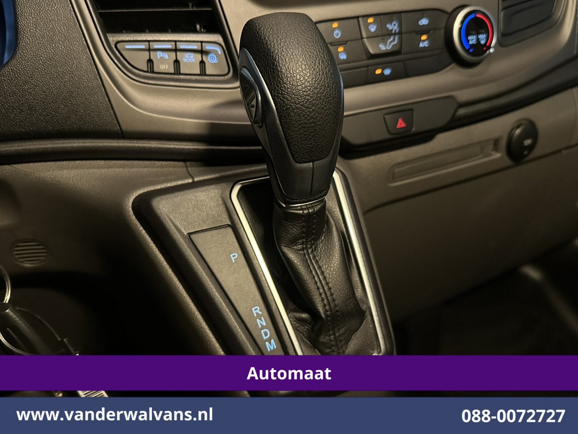 Foto 2 van Ford Transit Custom 2.0 TDCI 130pk Automaat L2H1 Euro6 Airco