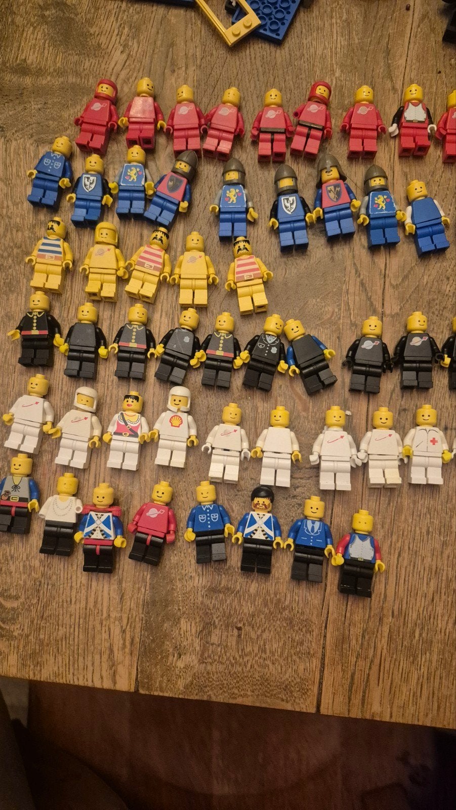 Grote partij LEGO met veel minifiguren en kasteelonderdelen, Ophalen of Verzenden, Gebruikt