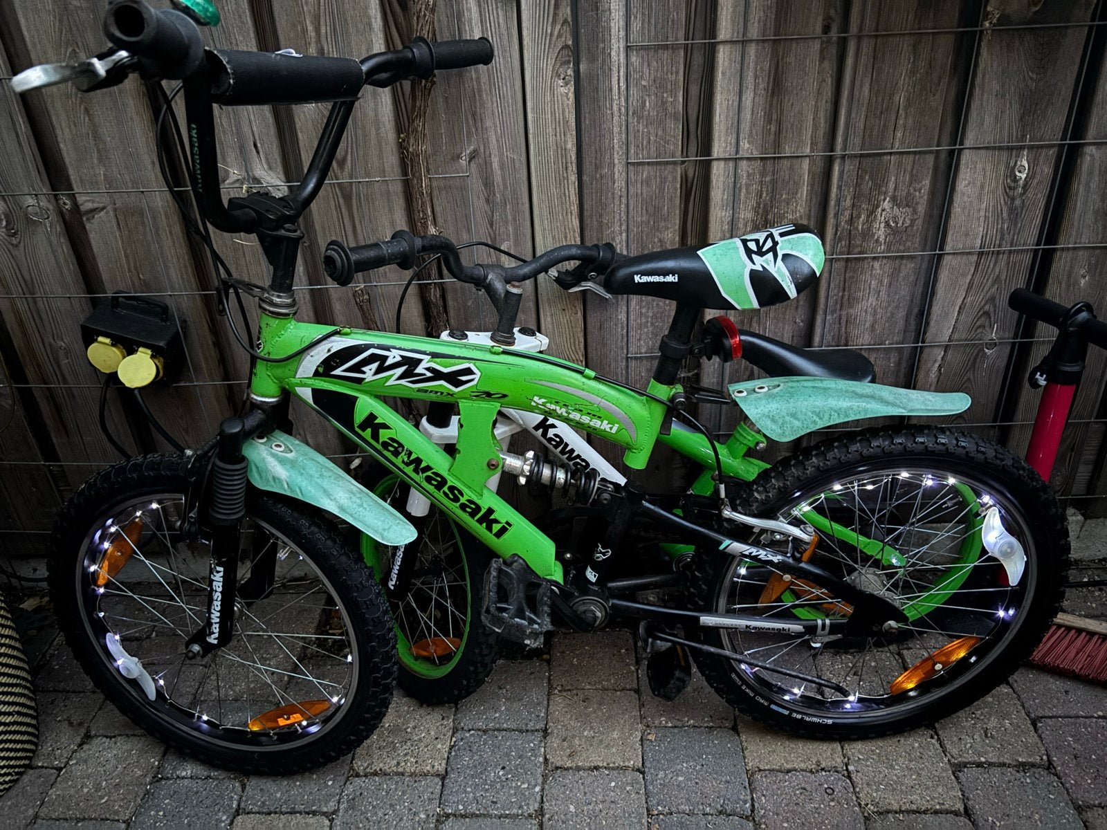 Kawasaki BMX kinderfiets, Fietsen en Brommers, Fietsen | Kinderfietsjes, Ophalen, 20 inch of meer, Zijwieltjes, Gebruikt