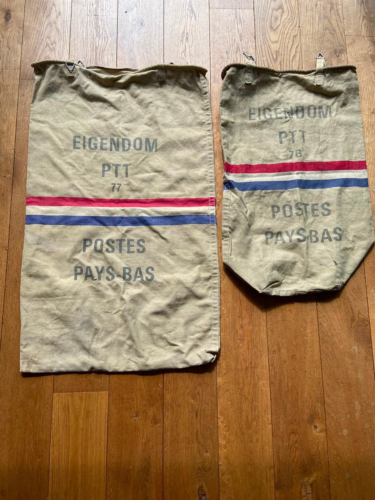 2 Vintage PTT Postzakken Pays-Bas 1977 en 1978, Ophalen of Verzenden, Gebruikt