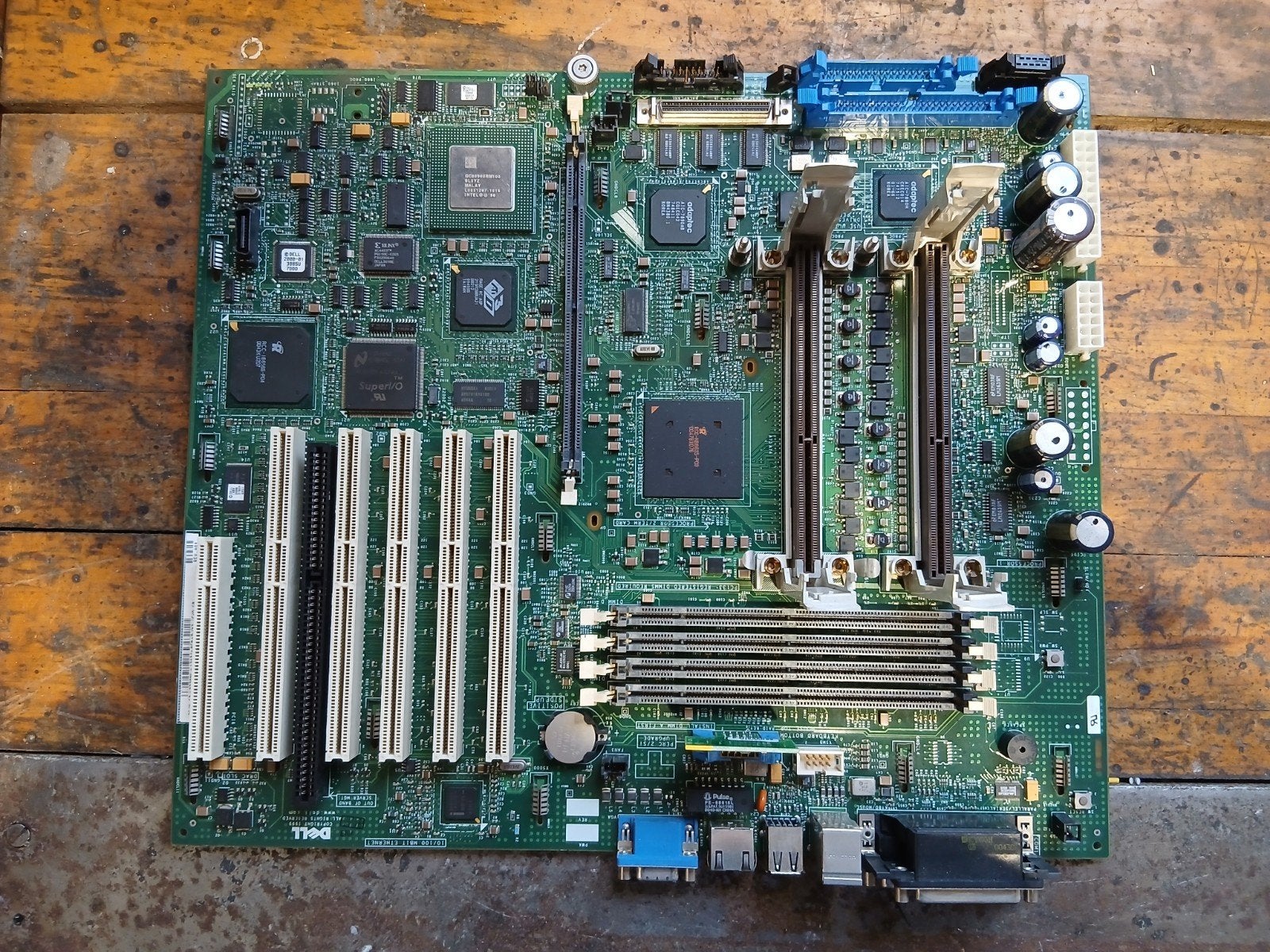 Dell moederbord met Intel processor en DDR geheugen, Computers en Software, Gebruikt, Onbekend, Ophalen of Verzenden, DDR
