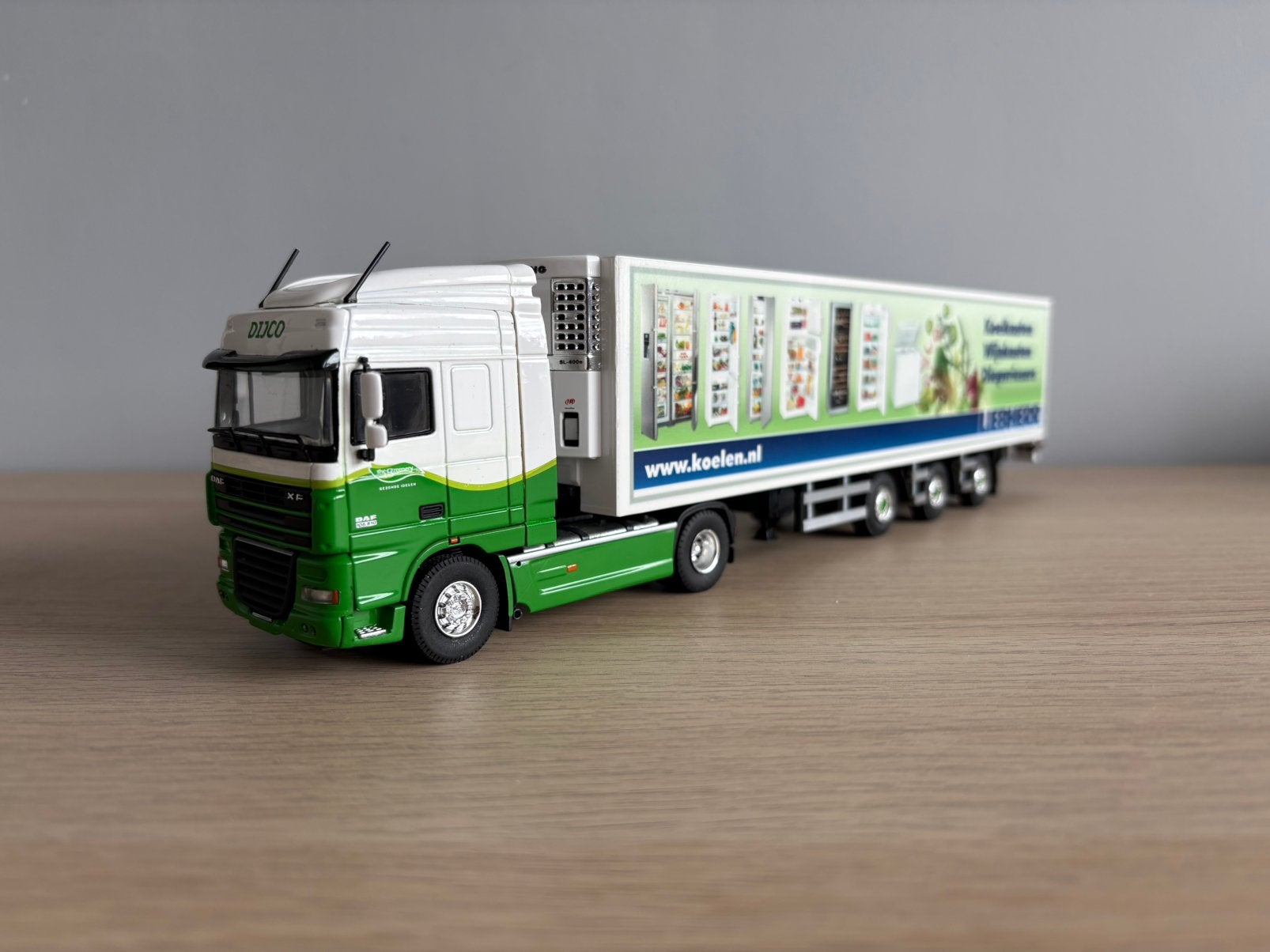 Tekno DAF 105 XF Space Cab Dijco Greenery Liebherr, Hobby en Vrije tijd, Modelauto's | 1:50, Ophalen, Nieuw, Bus of Vrachtwagen