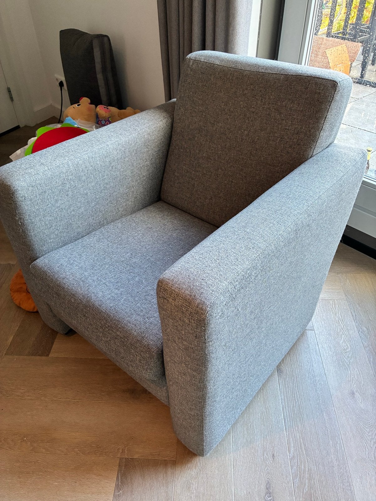 Gratis af te halen: comfortabele grijze fauteuil, Ophalen, Gebruikt, 75 tot 100 cm, 75 tot 100 cm