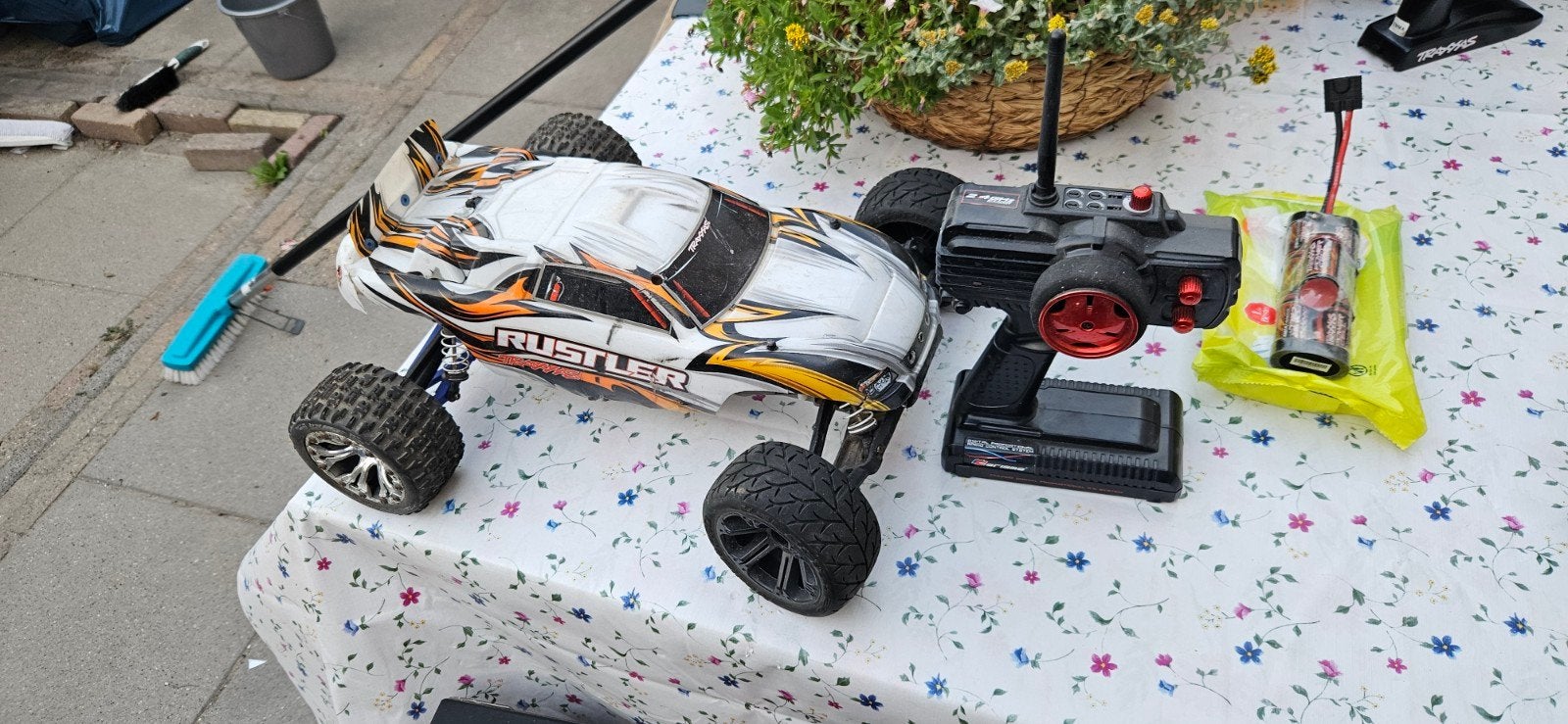 Traxxas Rustler RC Auto met Afstandsbediening en Batterij, Gebruikt, Auto offroad, RTR (Ready to Run), Overige schalen