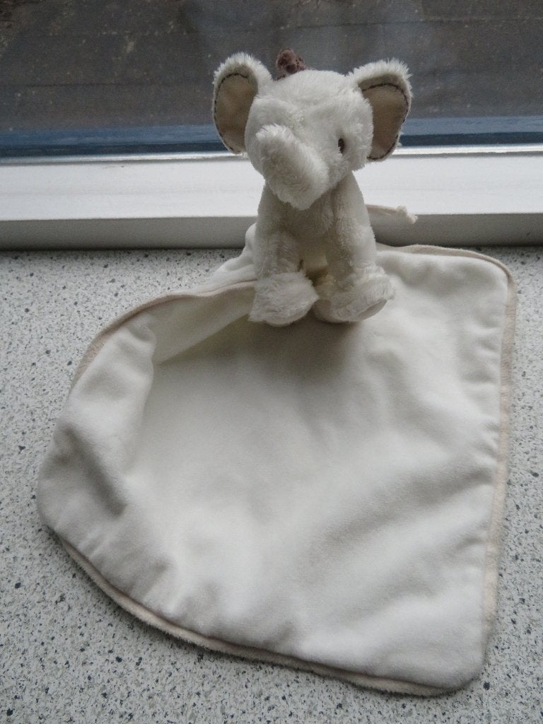 Knuffeldoek met olifantje wit/créme merk Tartine et Chocolat, Kinderen en Baby's, Speelgoed | Knuffels en Pluche, Zo goed als nieuw
