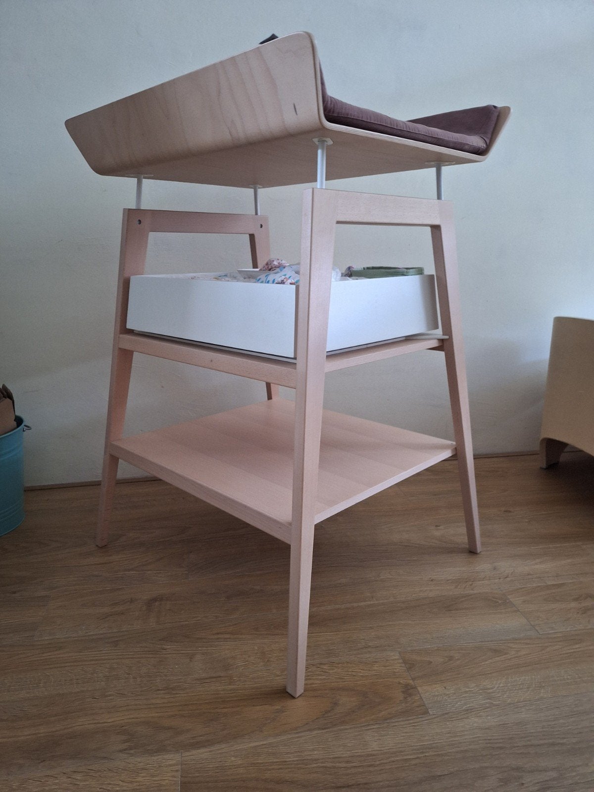Leander Linea Aankleedtafel met Lade - Zo goed als nieuw, Kinderen en Baby's, Ophalen, 50 tot 70 cm, Zo goed als nieuw, 75 tot 100 cm