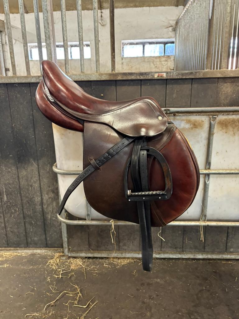 springzadel CWD, Dieren en Toebehoren, Paarden en Pony's | Zadels, Gebruikt, Springen, Ophalen