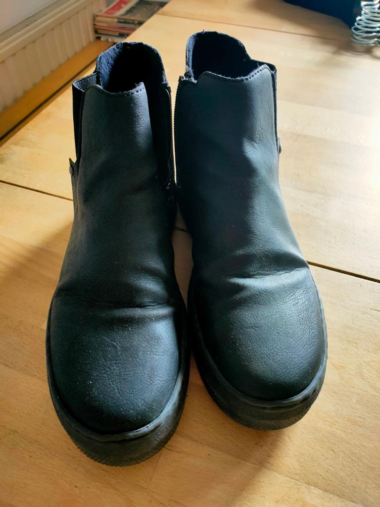 Rieker nieuwe  plateau boots, ZWART. Maat 42, Kleding | Dames, Schoenen, Ophalen of Verzenden, Nieuw, Zwart