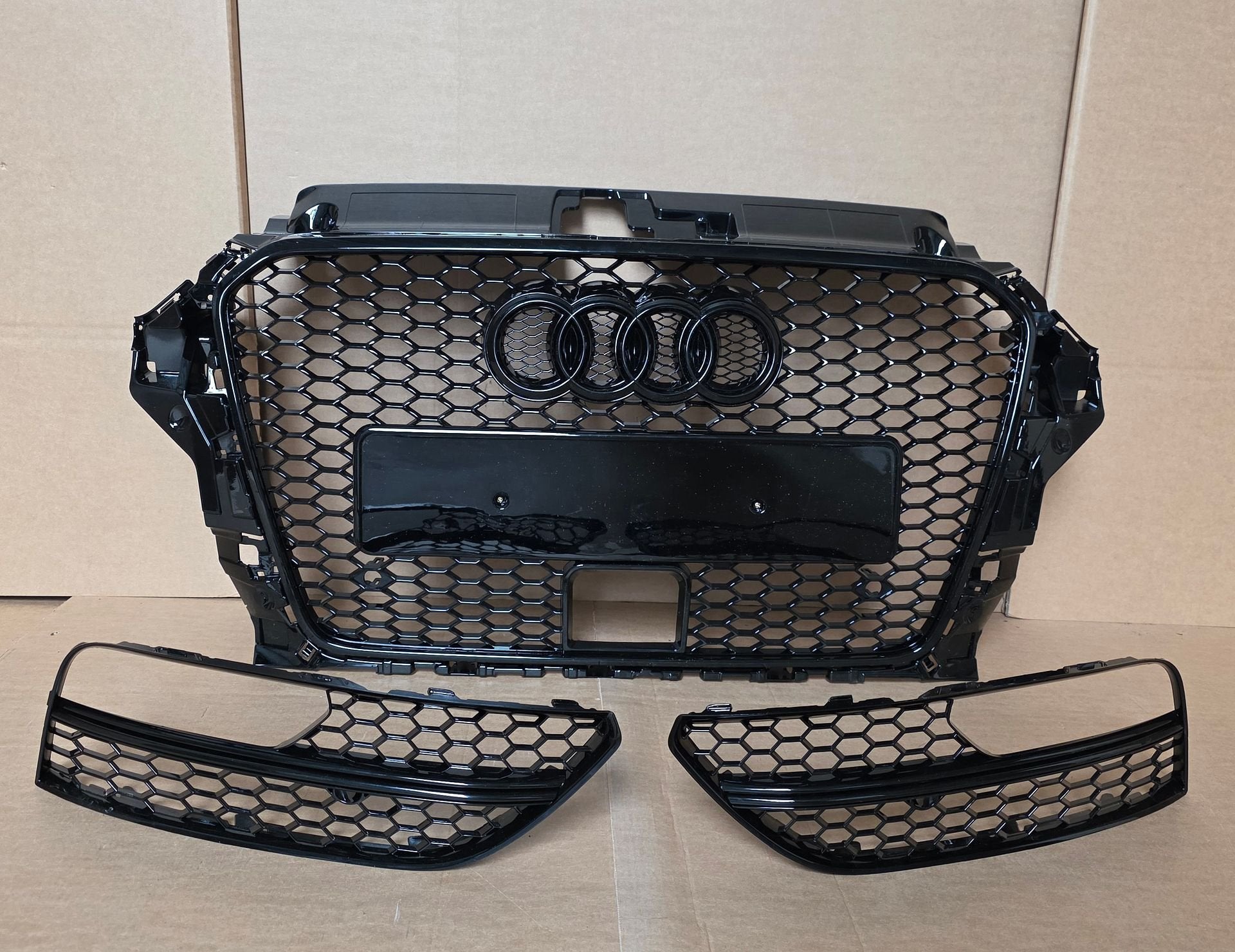 Grill Roosters Mistlamp Kapjes Audi A3 8V LINKS & RECHTS, -, Voor, Nieuw, Ophalen of Verzenden
