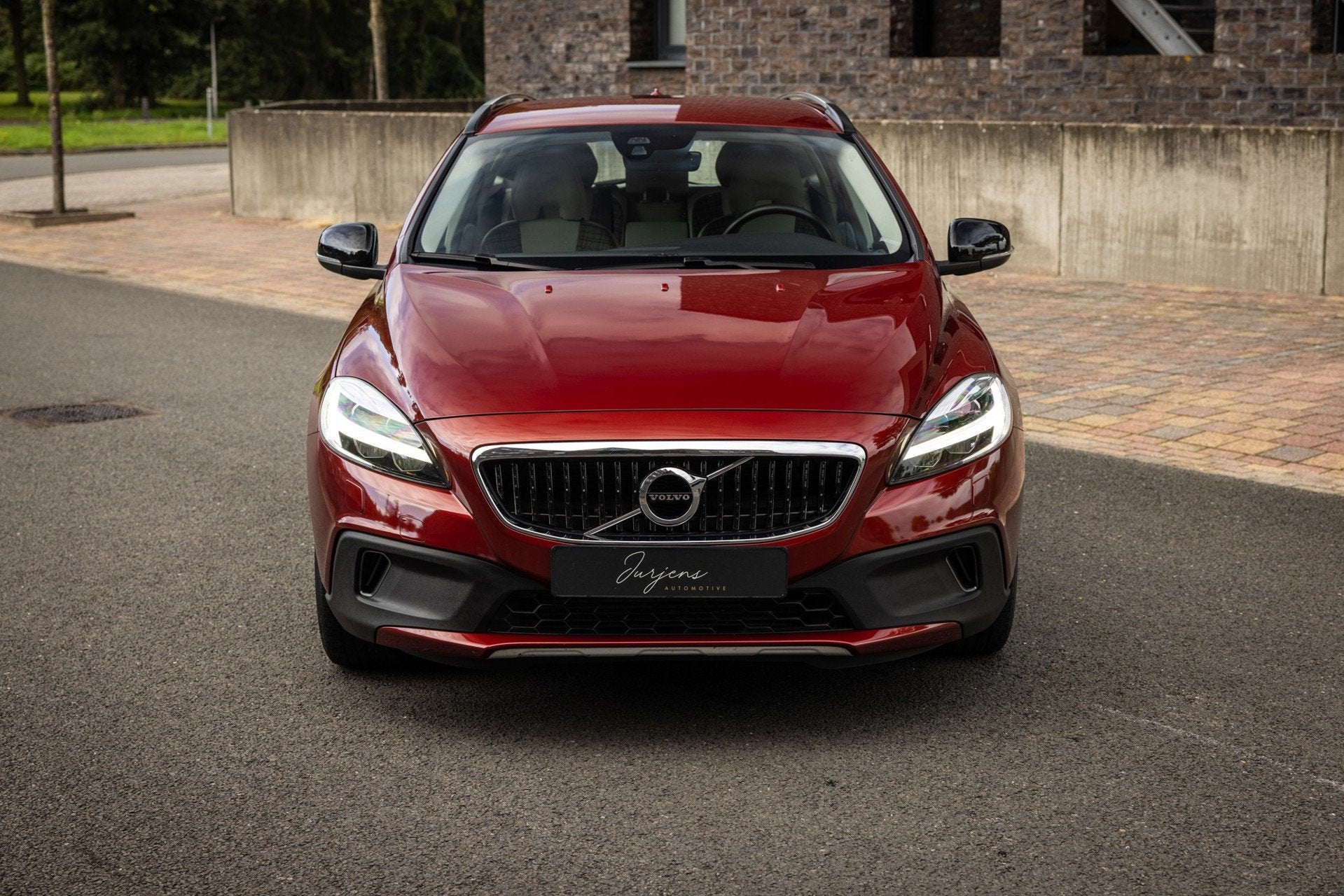 Volvo V40 Cross Country 2.0 T3 Momentum (150pk) LED Standkac, Auto's, Voorwielaandrijving, Dealer onderhouden, Gebruikt, 4 cilinders