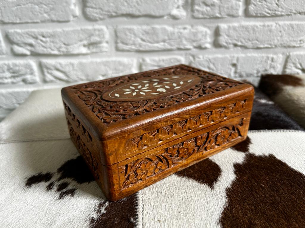 Oosters Houten Opbergdoosje met Inlegwerk en Snijwerk, Antiek en Kunst, Ophalen of Verzenden
