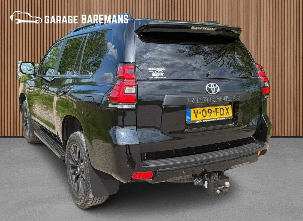 Toyota Land Cruiser 150 2.8 D-4D-F Professional Black line W, Automaat, Gebruikt, 4 cilinders, 2337 kg