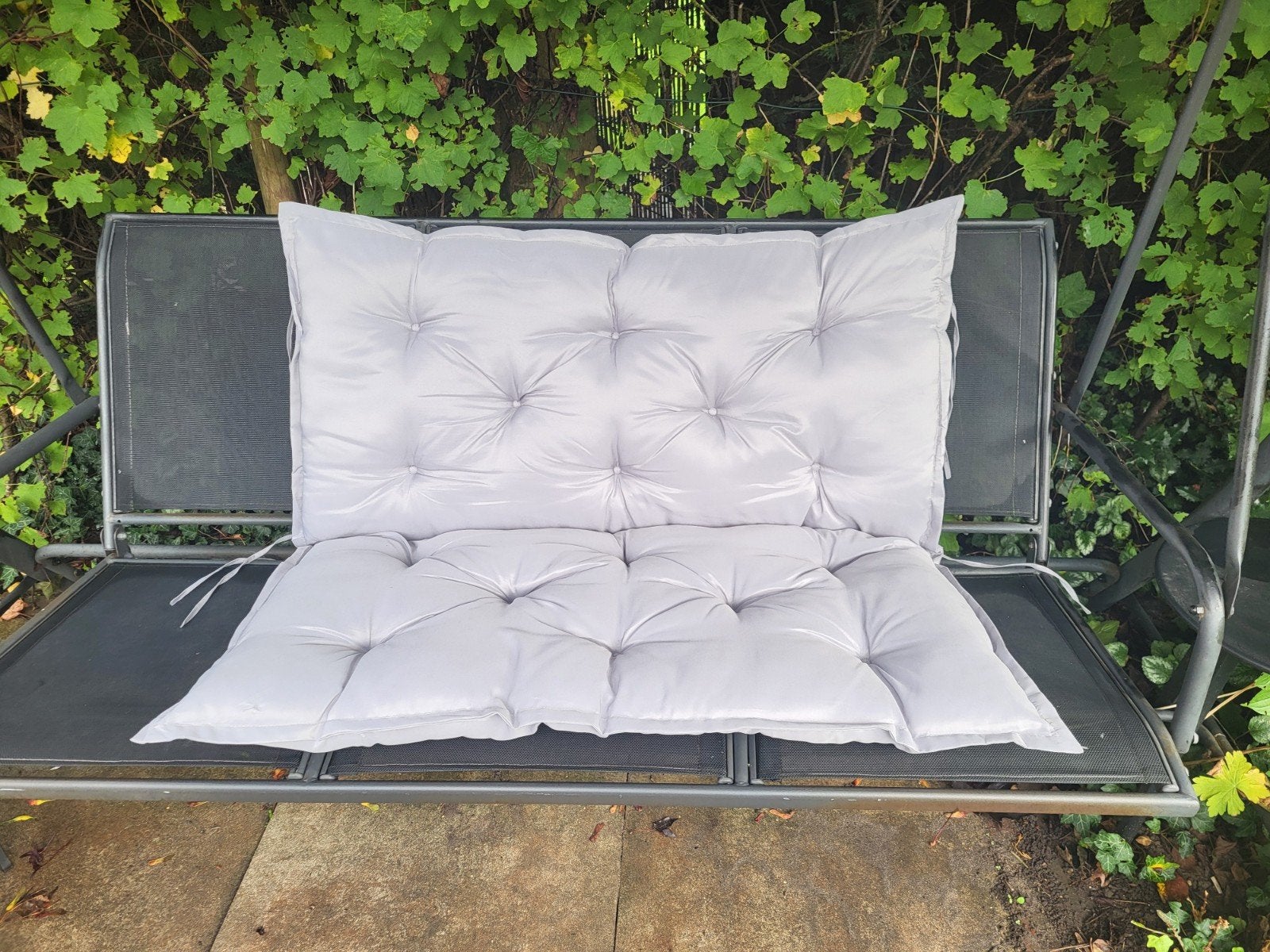 Mooi en comfortabel grijs tuinkussen voor bank - zgan, Tuin en Terras, Ophalen, Zo goed als nieuw, Bank, 2 zitplaatsen