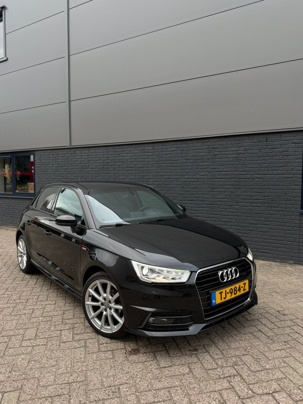 Audi A1 1.0 Tfsi 95pk 2018 Zwart, Voorwielaandrijving, A1, Zwart, 95 pk