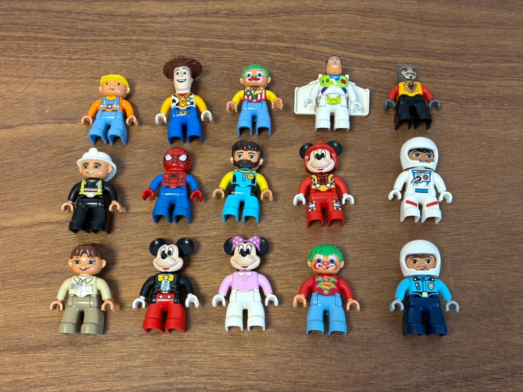 Duplo 15 diverse poppetjes, Kinderen en Baby's, Speelgoed | Duplo en Lego, Ophalen of Verzenden, Zo goed als nieuw, Complete set