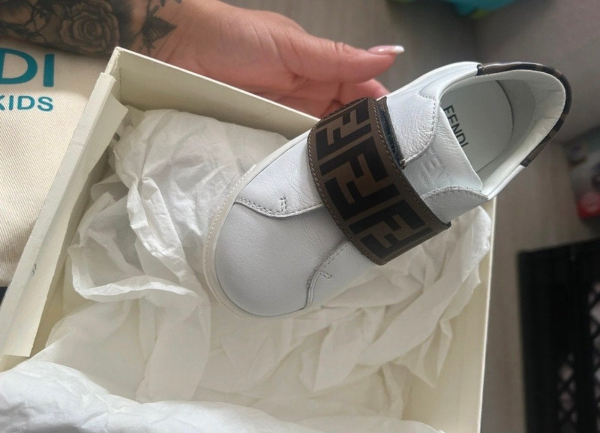 Fendi schoenen maat 25 helemaal nieuw in doos, Ophalen of Verzenden, Nieuw, Jongen of Meisje, Schoenen