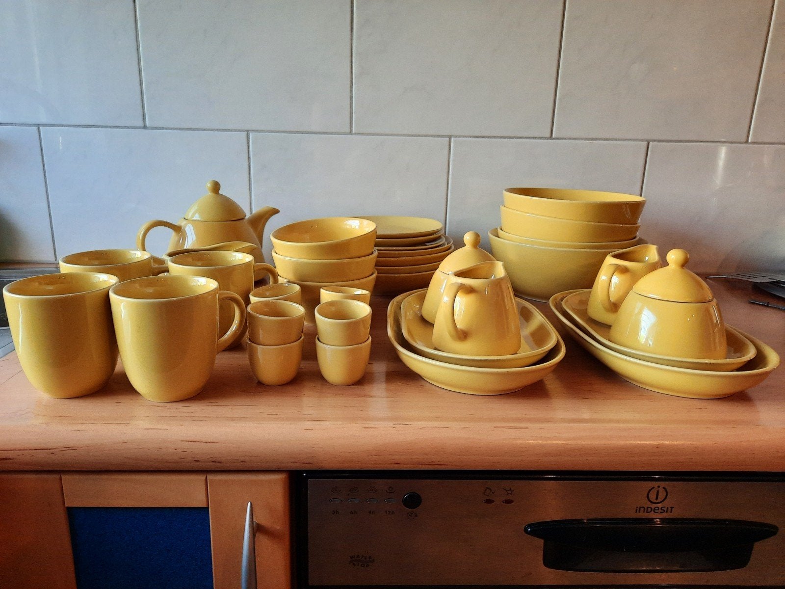 Geel servies - Compleet theeservies en eetservies, Ophalen