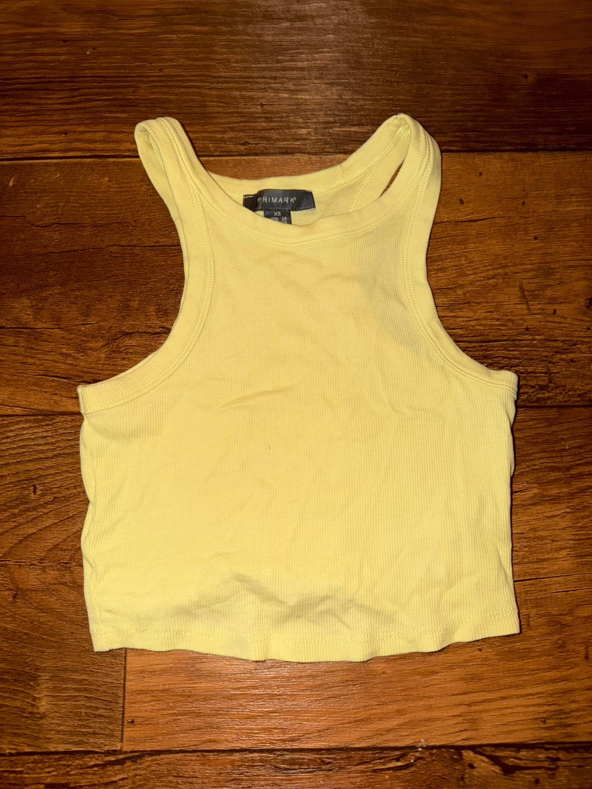 Dames gele crop top van Primark, Kleding | Dames, Tops, Geel, Ophalen of Verzenden, Zo goed als nieuw, Zonder mouw
