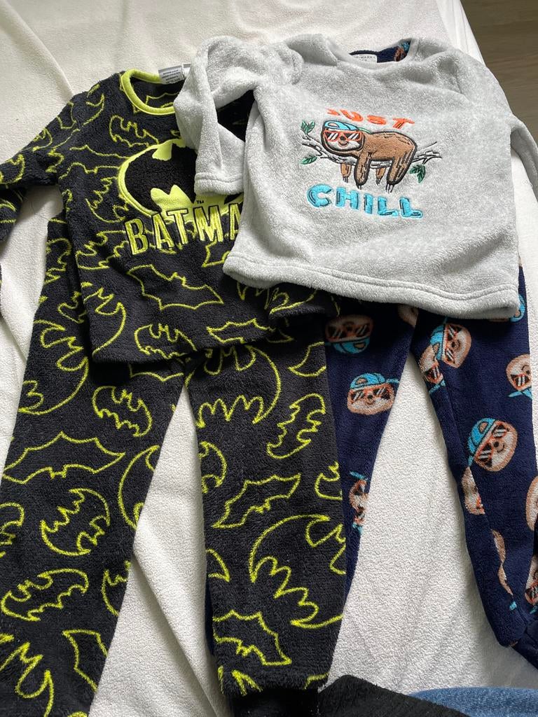 2x Fleece Pyjama's: Batman & Luiaard (Maat 110), Ophalen of Verzenden, Gebruikt, Jongen