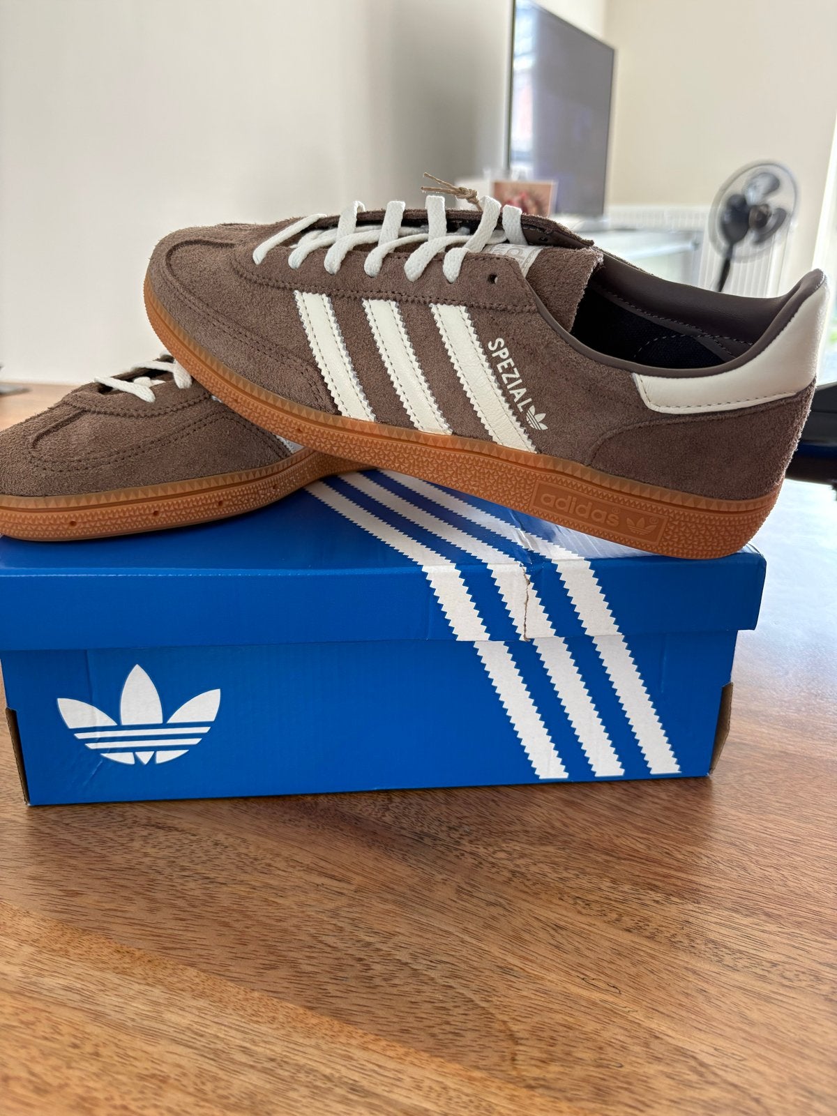 Adidas Handball Spezial - 39 1/3 - Nieuw in doos, Ophalen of Verzenden, Nieuw, Bruin, Sneakers of Gympen