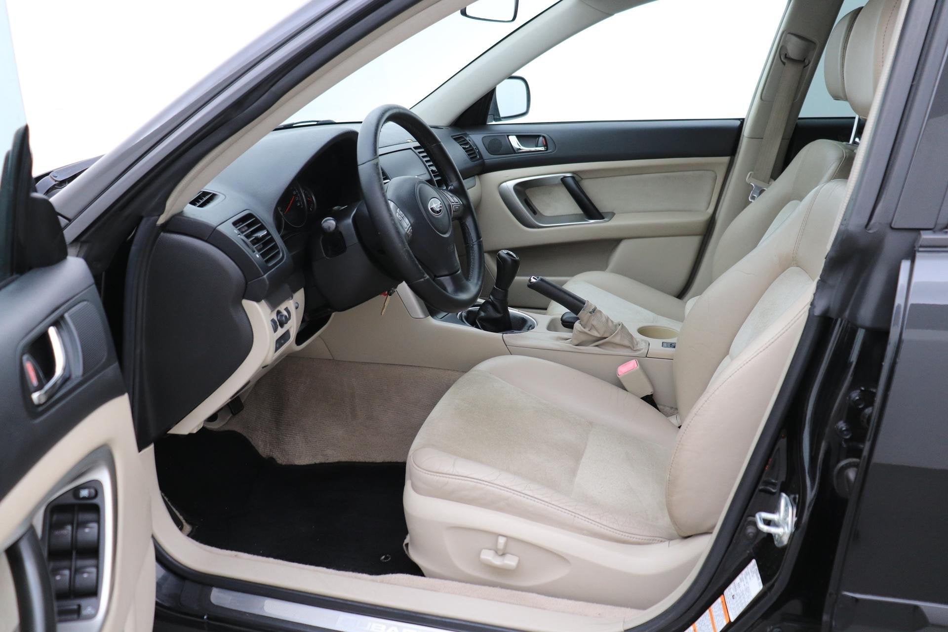 Subaru Outback 2.5i Comfort | Trekhaak | Cruise Control | St, Stof, Beige, 4 cilinders, Zwart
