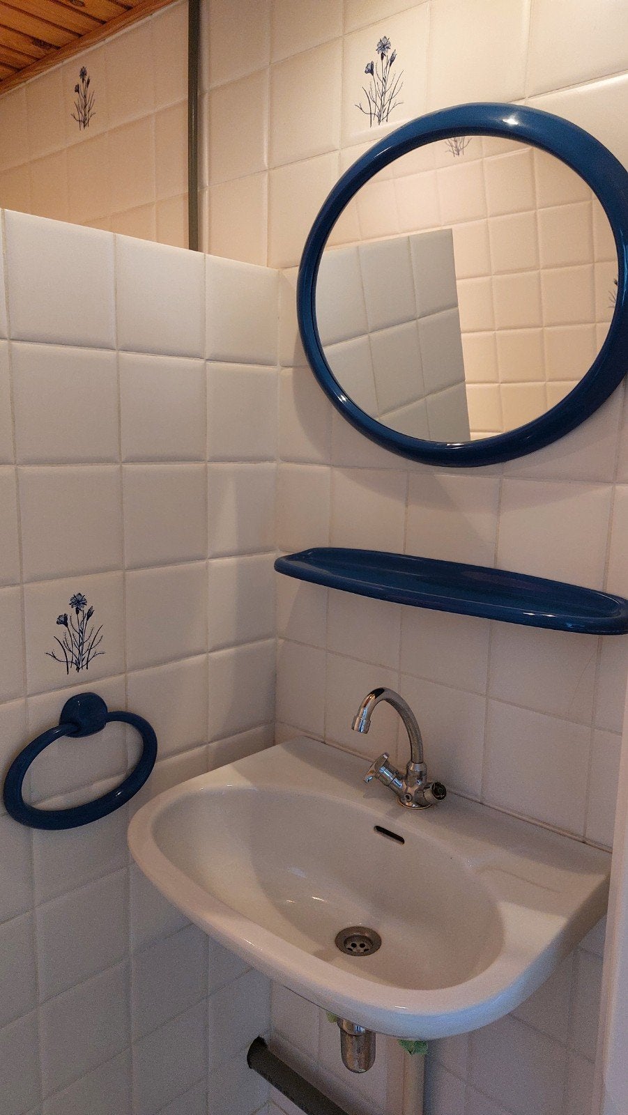 Vintage / retro badkamer spiegel, planchet en handdoekring, Ophalen, Zo goed als nieuw