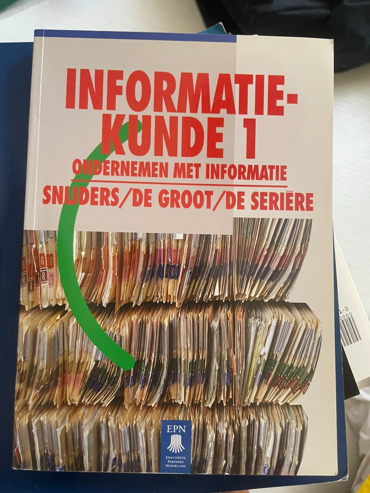 Informatiekunde 1 boek, Ophalen of Verzenden, Zo goed als nieuw