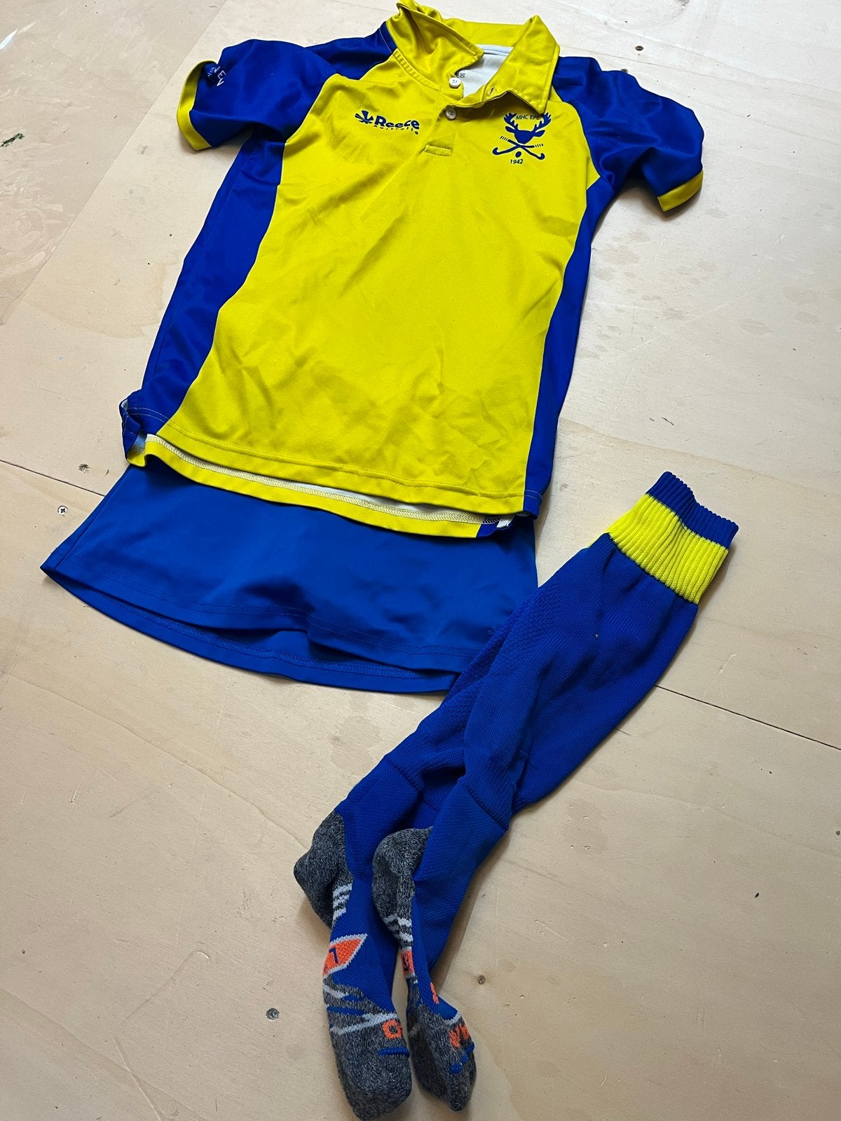 Hockey tenue MHC Epe - Shirt, rokje en sokken, Ophalen, Gebruikt, Kleding