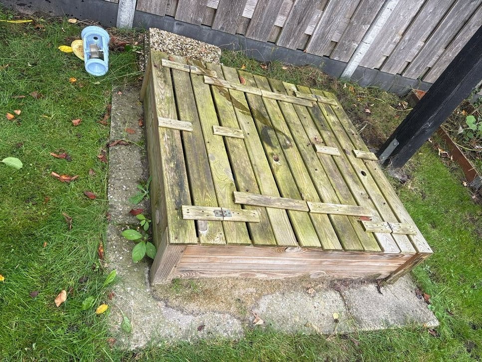 Houten zandbak 120x120 cm met deksel, Ophalen, Gebruikt