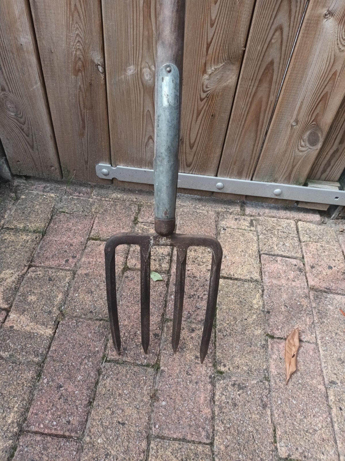 Oude tuinvork met houten steel, Ophalen of Verzenden, Gebruikt, Vork