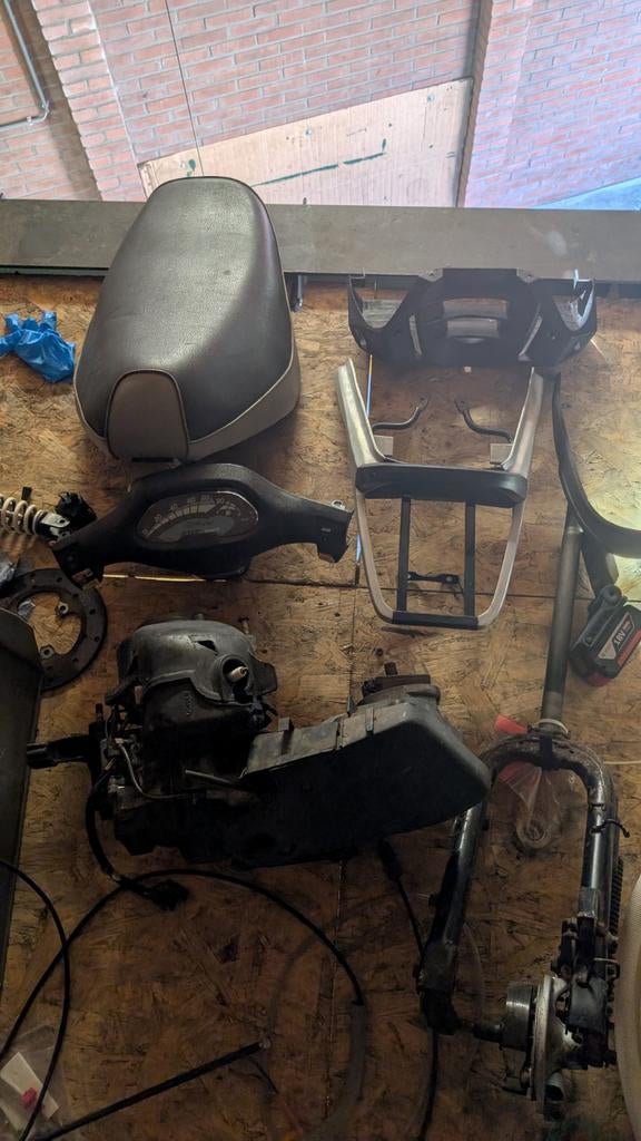 Originele Dj Kymco Y50 onderdelen in zeer goede staat, Ophalen of Verzenden, Zo goed als nieuw, Benzine, Agility