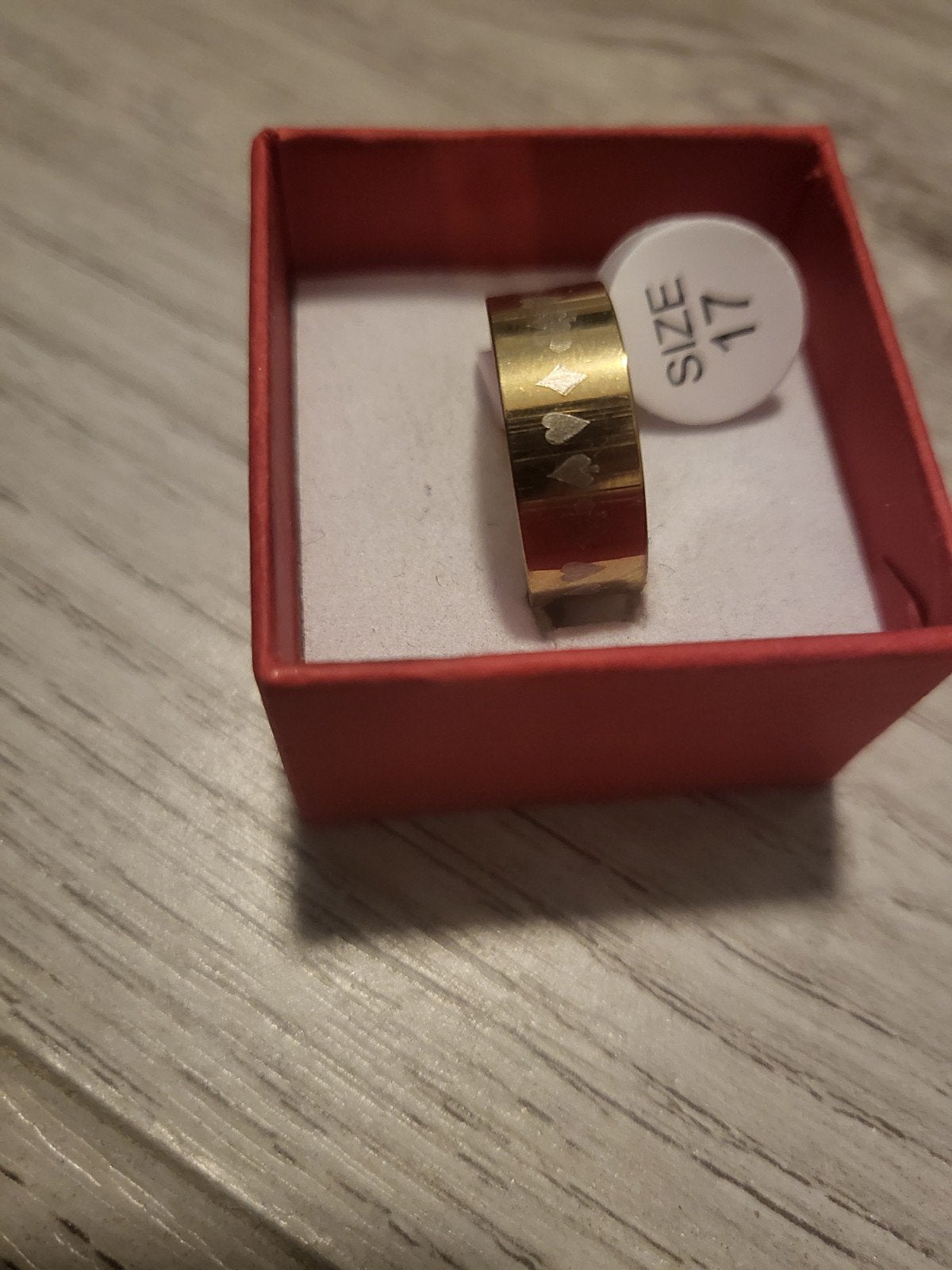 Nieuwe gouden ring met hartjes en ruitjes, maat 17, Nieuw, Ophalen of Verzenden, 17 tot 18, Dame of Heer