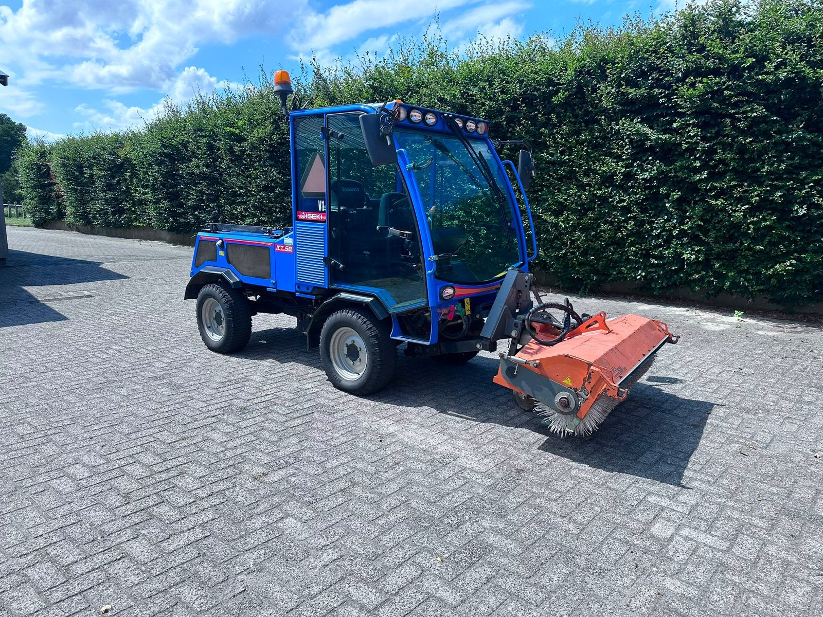Iseki ICT 50, Bedrijf, Te koop